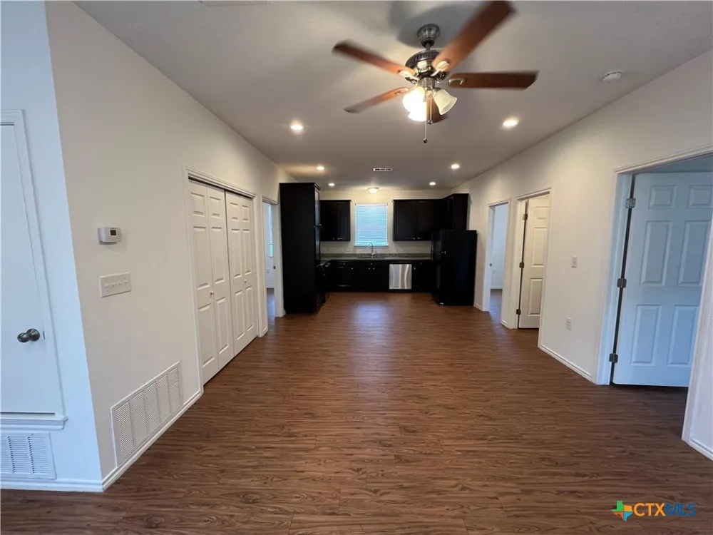805 Hallie Cove Lockhart, TX 78644
