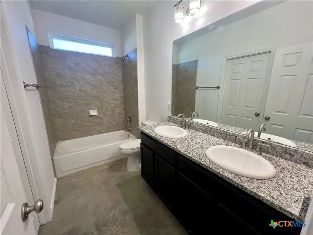 805 Hallie Cove Lockhart, TX 78644
