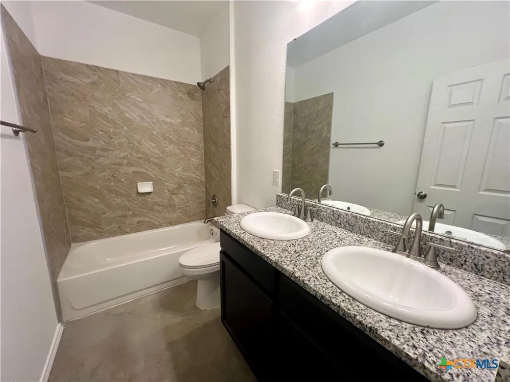 805 Hallie Cove Lockhart, TX 78644