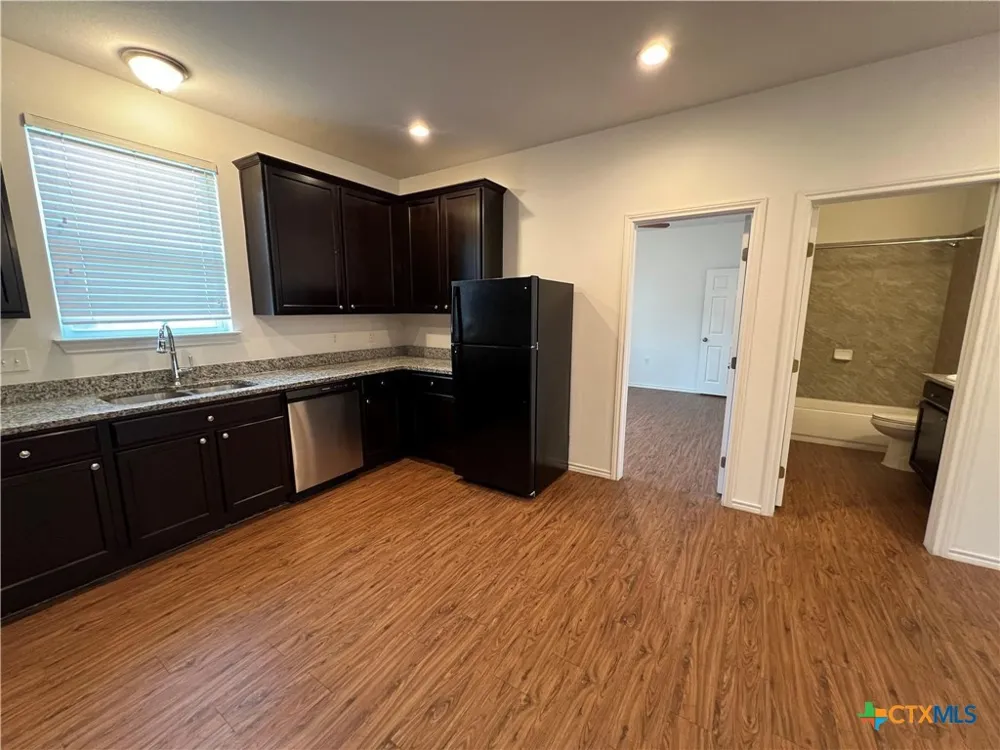 805 Hallie Cove Lockhart, TX 78644