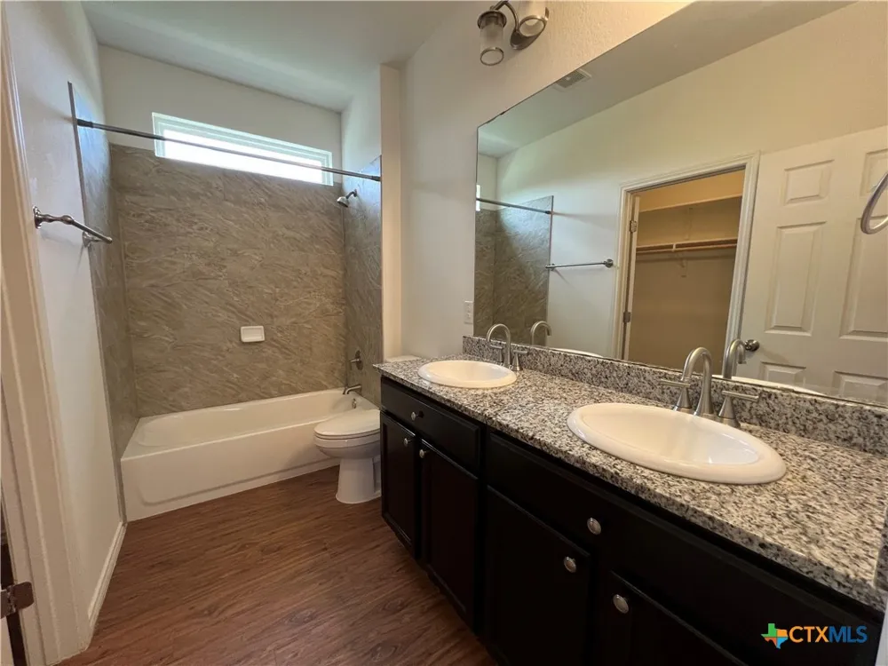 805 Hallie Cove Lockhart, TX 78644