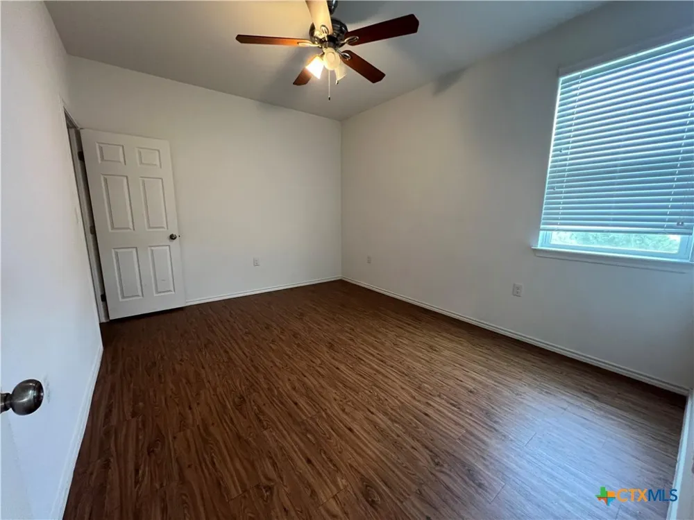 805 Hallie Cove Lockhart, TX 78644