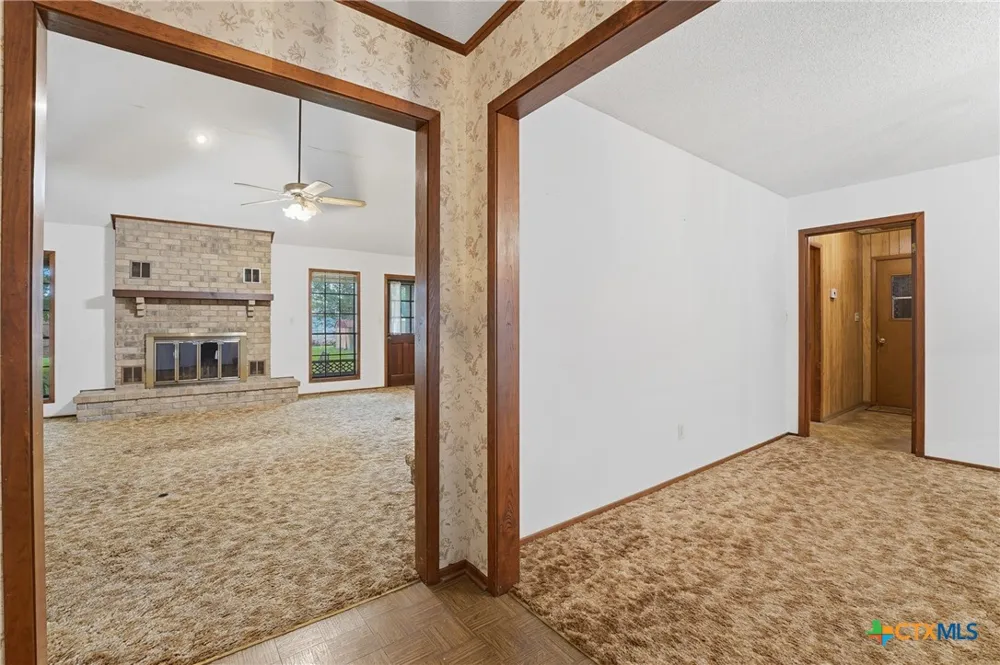 214 E Montana Drive Shiner, TX 77984