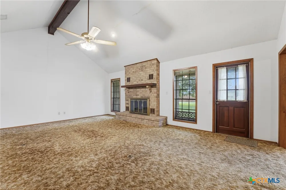 214 E Montana Drive Shiner, TX 77984