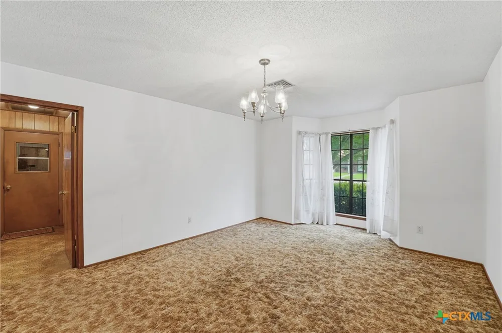 214 E Montana Drive Shiner, TX 77984
