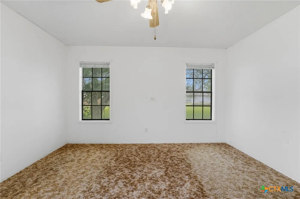 214 E Montana Drive Shiner, TX 77984