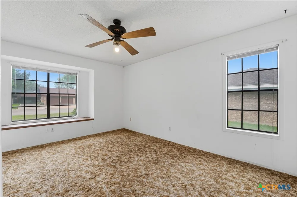 214 E Montana Drive Shiner, TX 77984