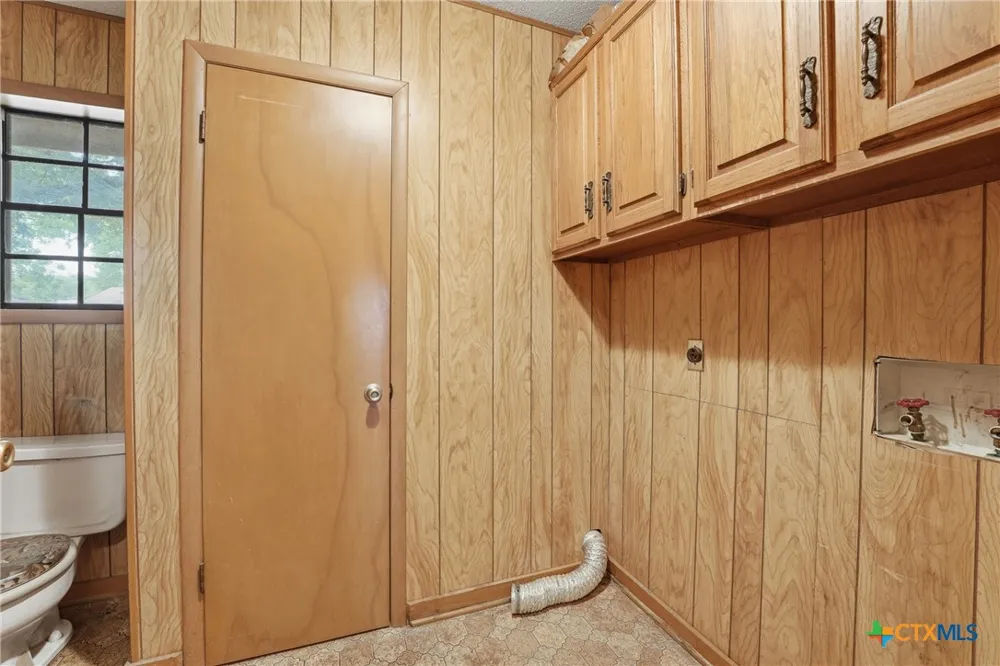 214 E Montana Drive Shiner, TX 77984