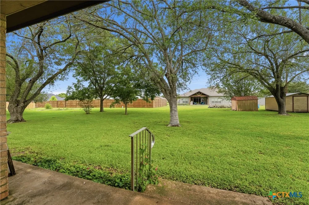214 E Montana Drive Shiner, TX 77984