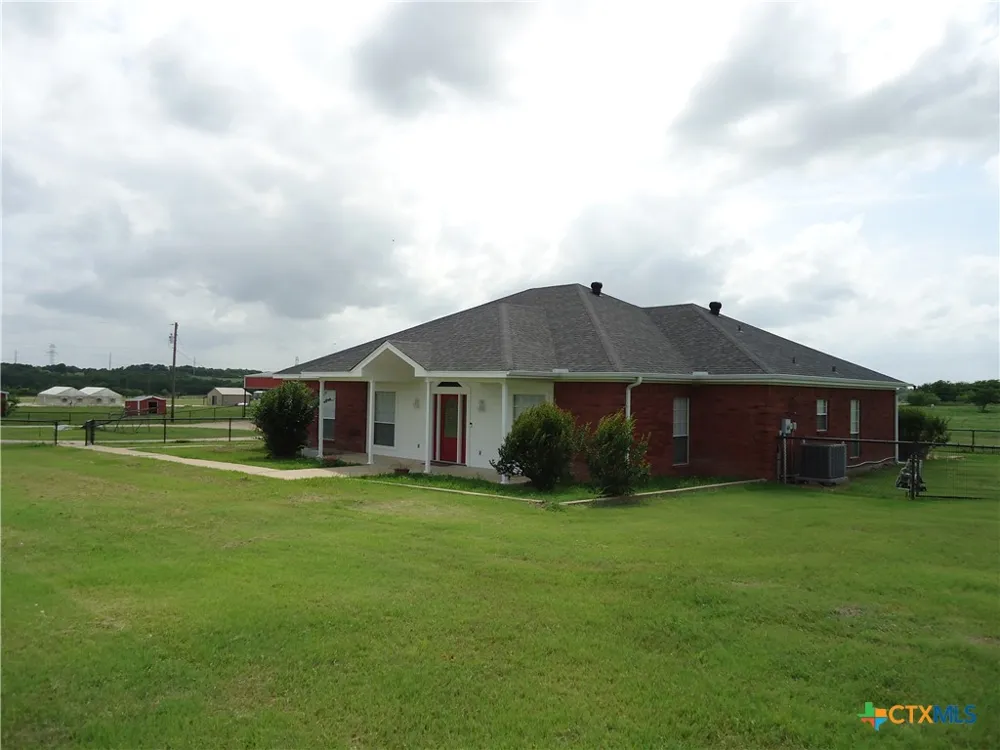 9630 Hunt Hill Road Rogers, TX 76569