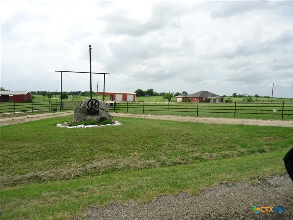 9630 Hunt Hill Road Rogers, TX 76569