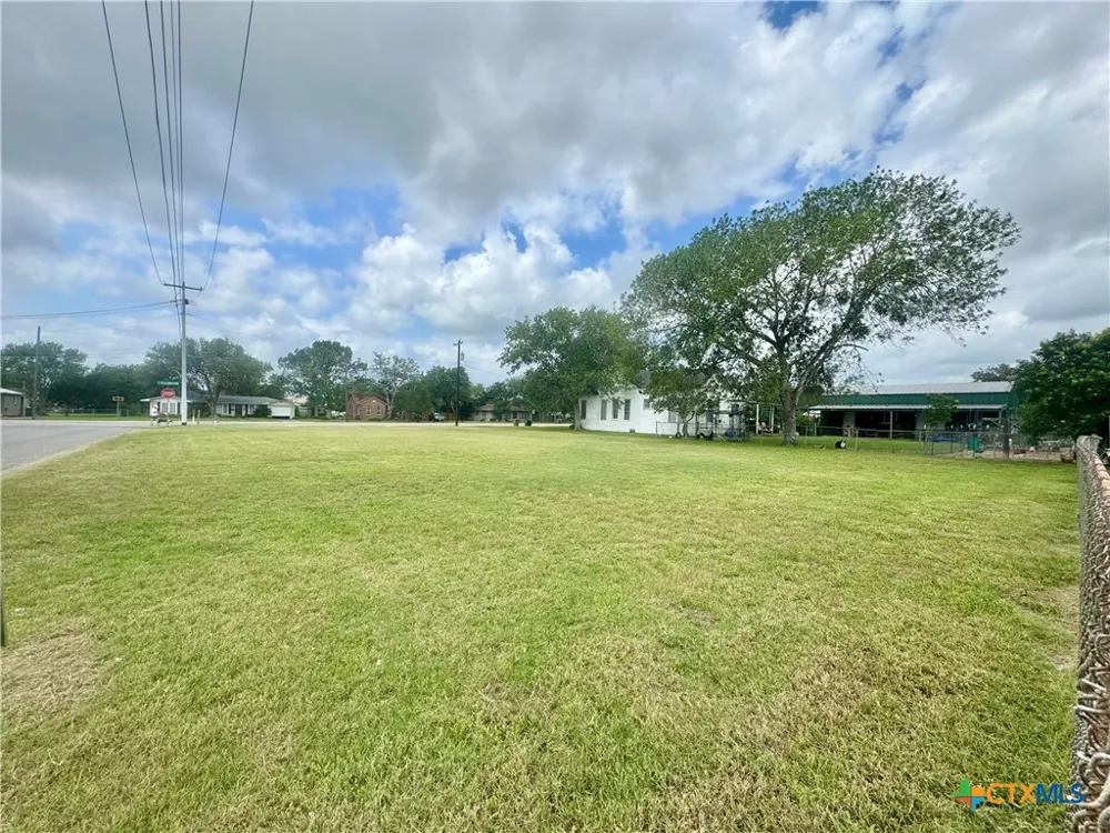610 E Ruess Boulevard Cuero, TX 77954