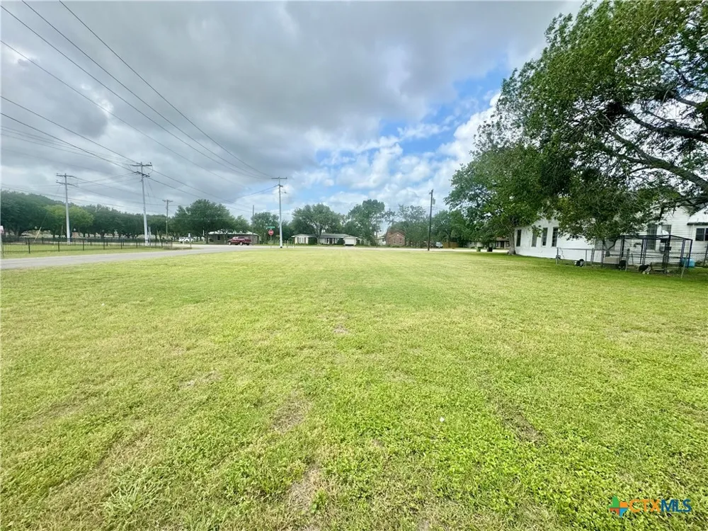 610 E Ruess Boulevard Cuero, TX 77954