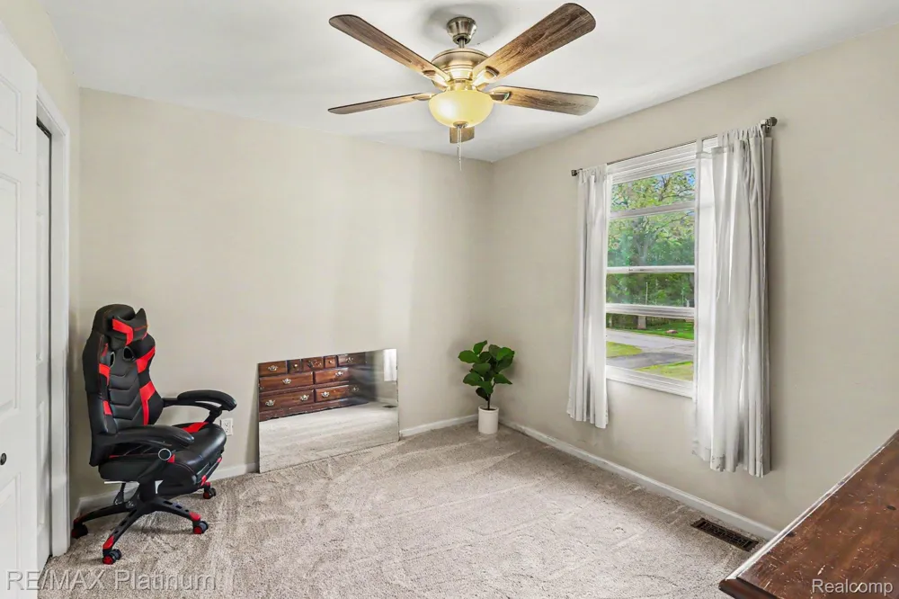 9731 Fountain Lane Handy Township, MI 48836