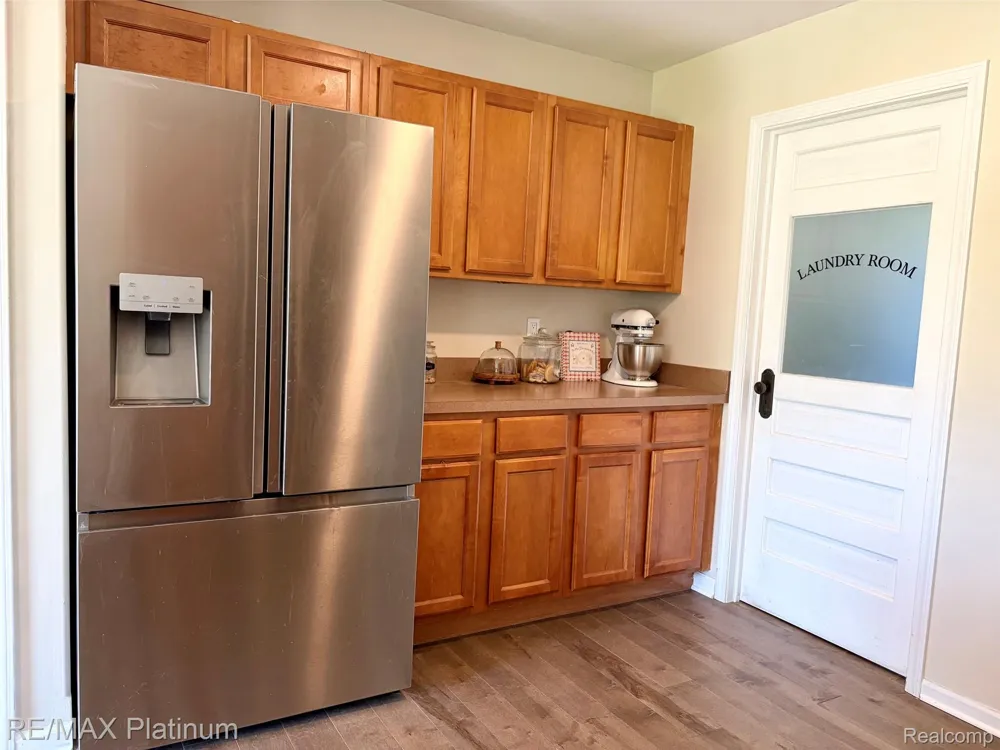 9731 Fountain Lane Handy Township, MI 48836