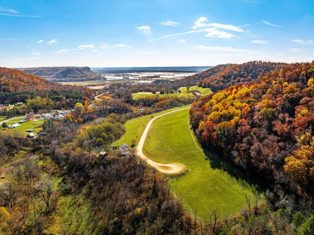 S1524 Shawnee Drive Alma, WI 54610