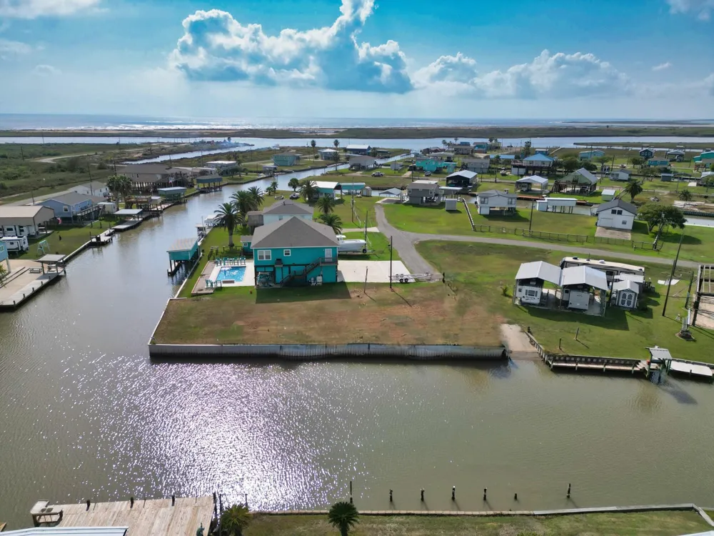 140 County Road 200 Sargent, TX 77414
