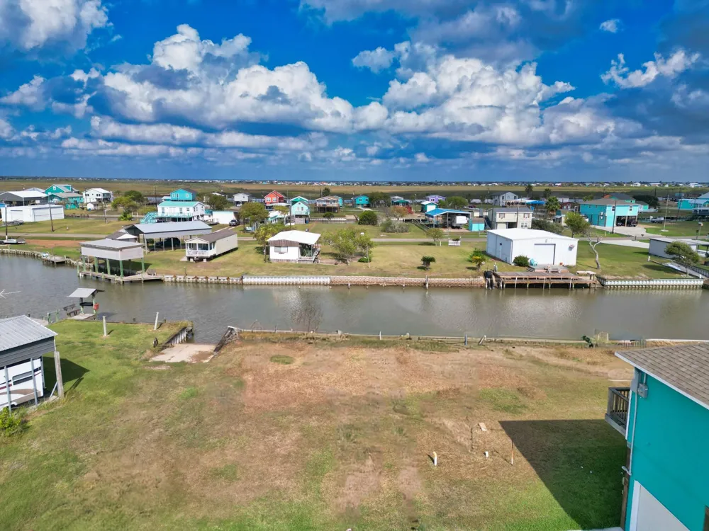 140 County Road 200 Sargent, TX 77414