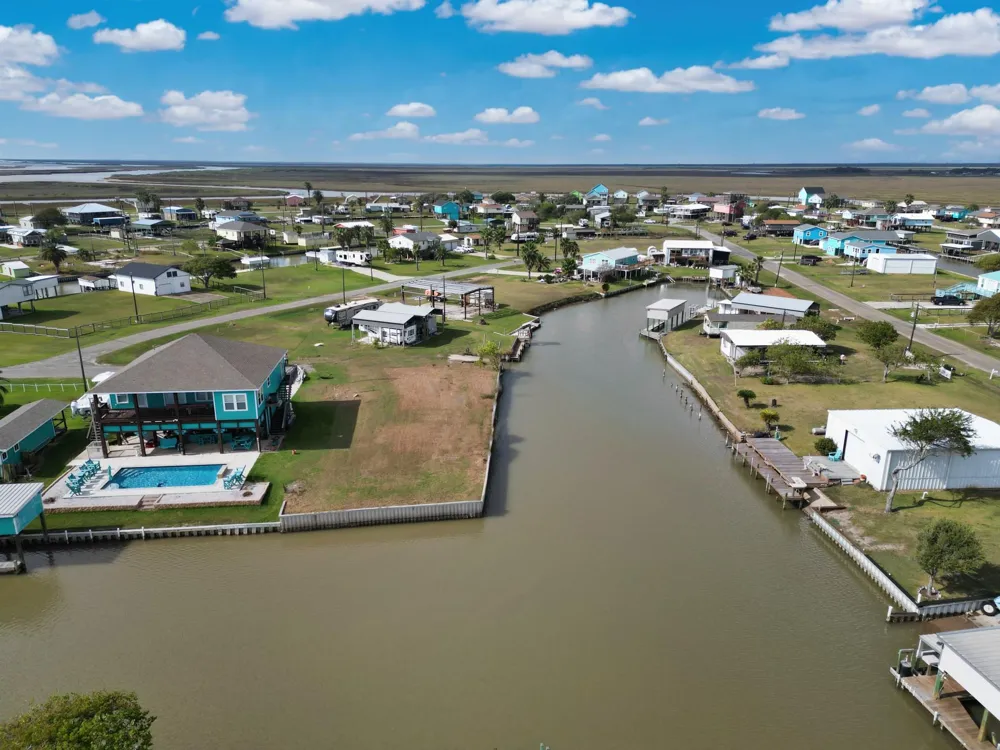 140 County Road 200 Sargent, TX 77414