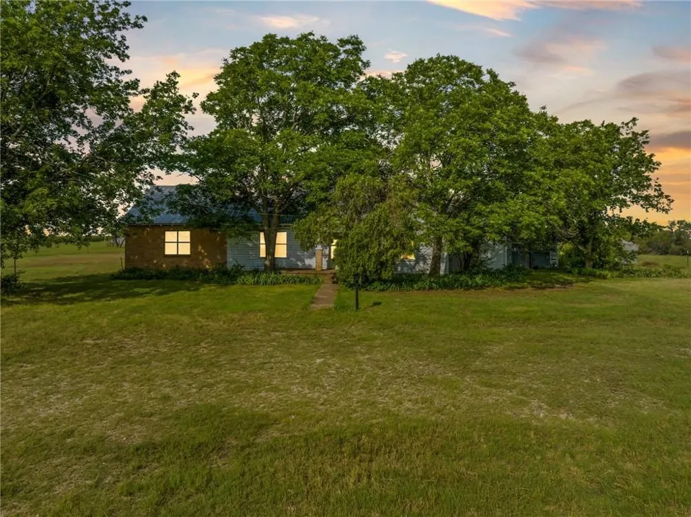 16401 Cedar Rock Parkway Crawford, TX 76638