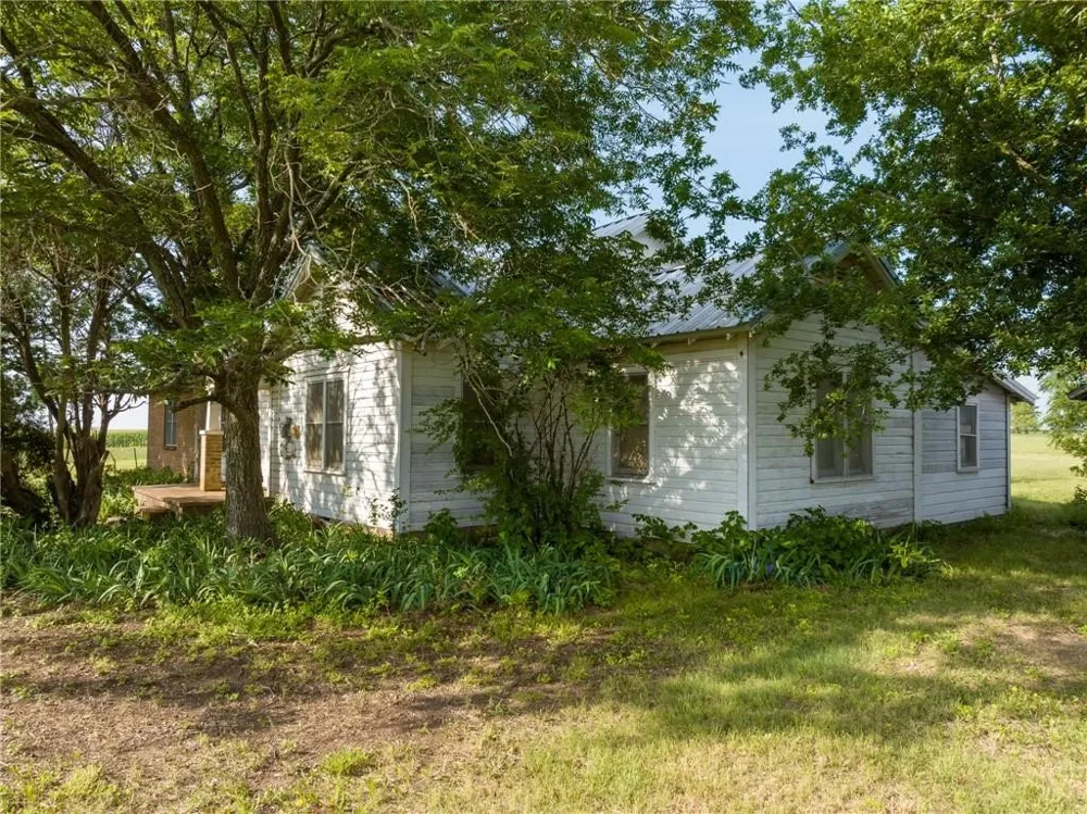 16401 Cedar Rock Parkway Crawford, TX 76638