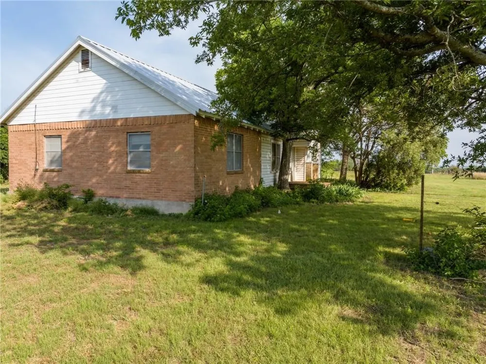 16401 Cedar Rock Parkway Crawford, TX 76638