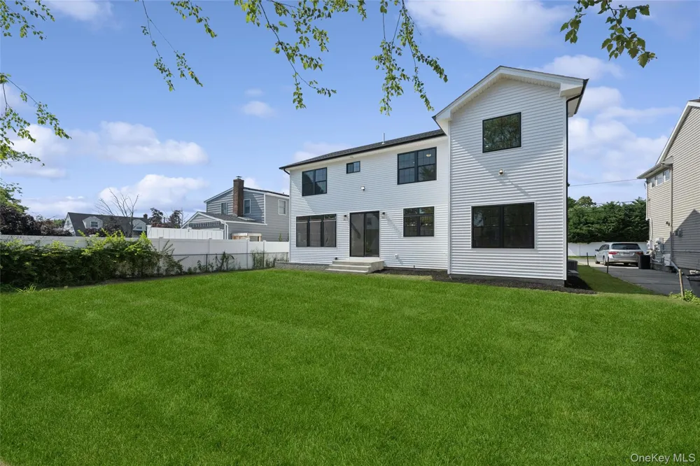 1750 Henry Road Merrick, NY 11566