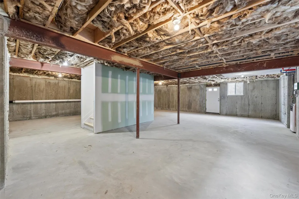 1750 Henry Road Merrick, NY 11566