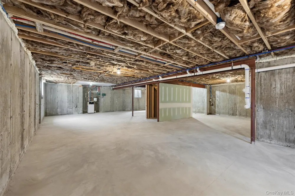 1750 Henry Road Merrick, NY 11566