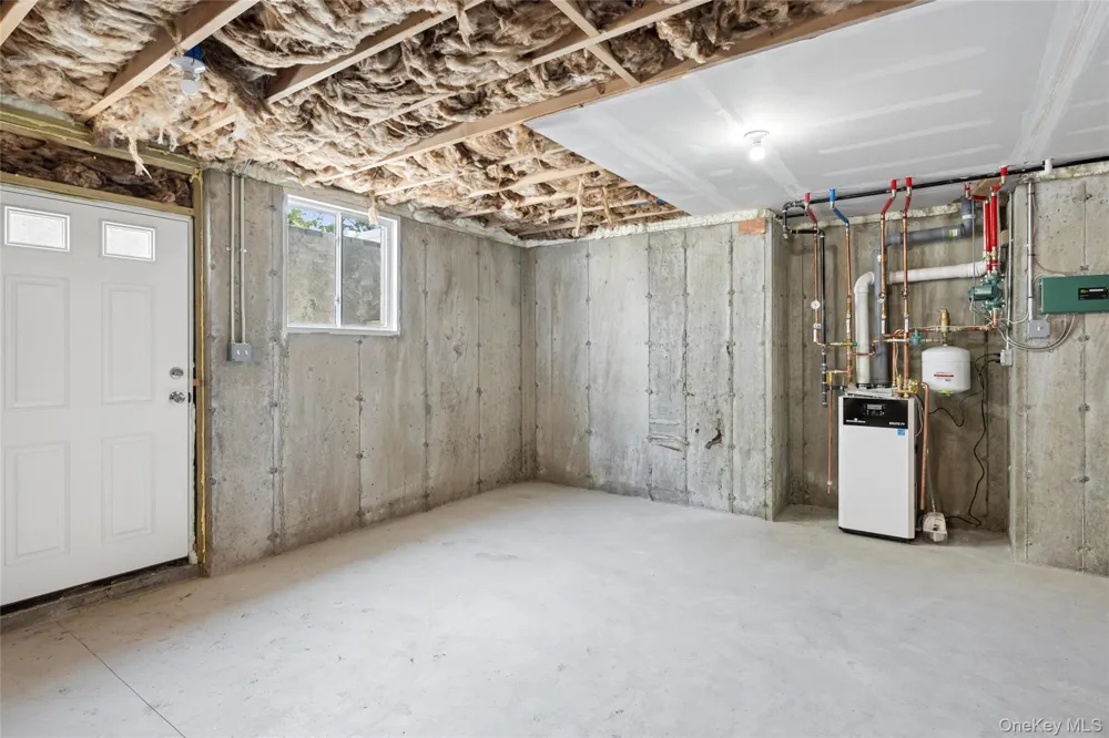 1750 Henry Road Merrick, NY 11566