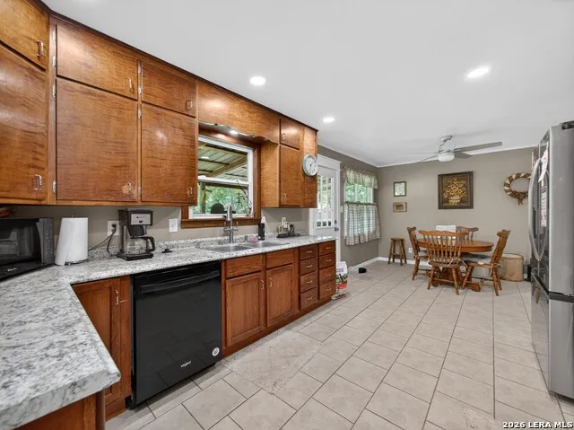 461 Shorty's Ln Fredericksburg, TX 78624