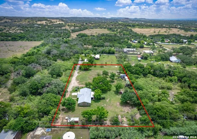 461 Shorty's Ln Fredericksburg, TX 78624