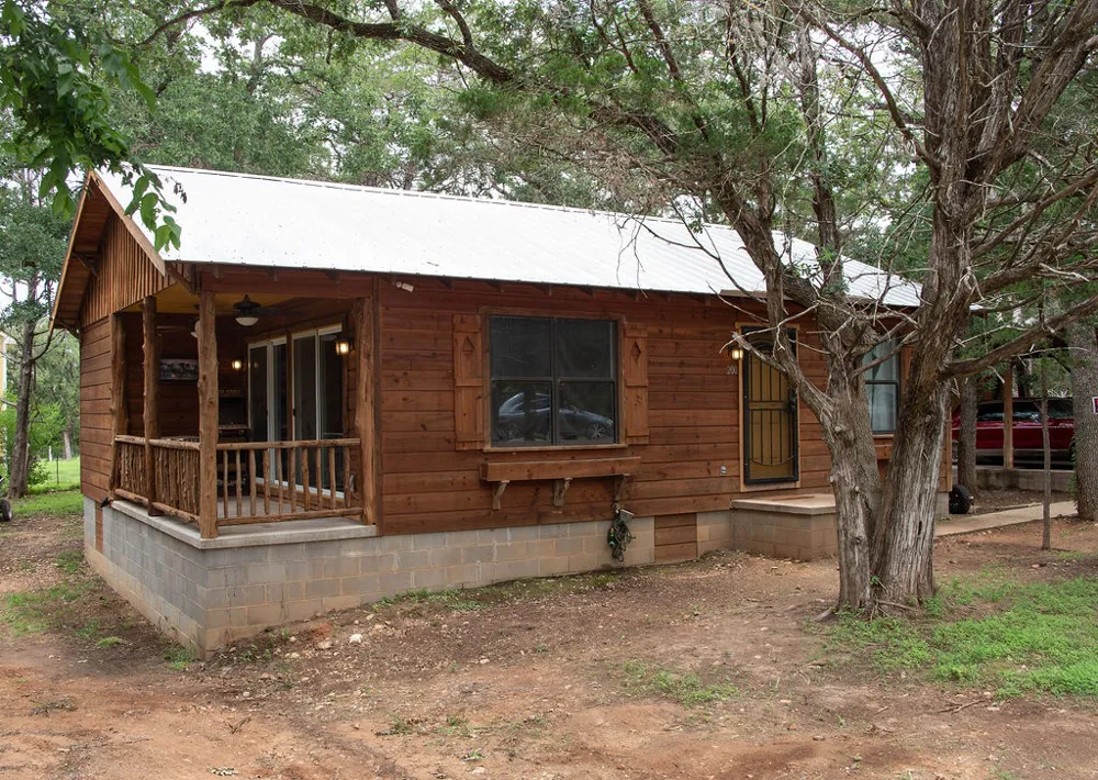 200 Arrowhead Drive Smithville, TX 78957
