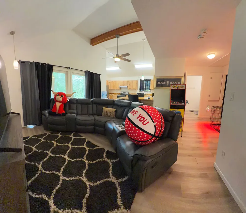 200 Arrowhead Drive Smithville, TX 78957