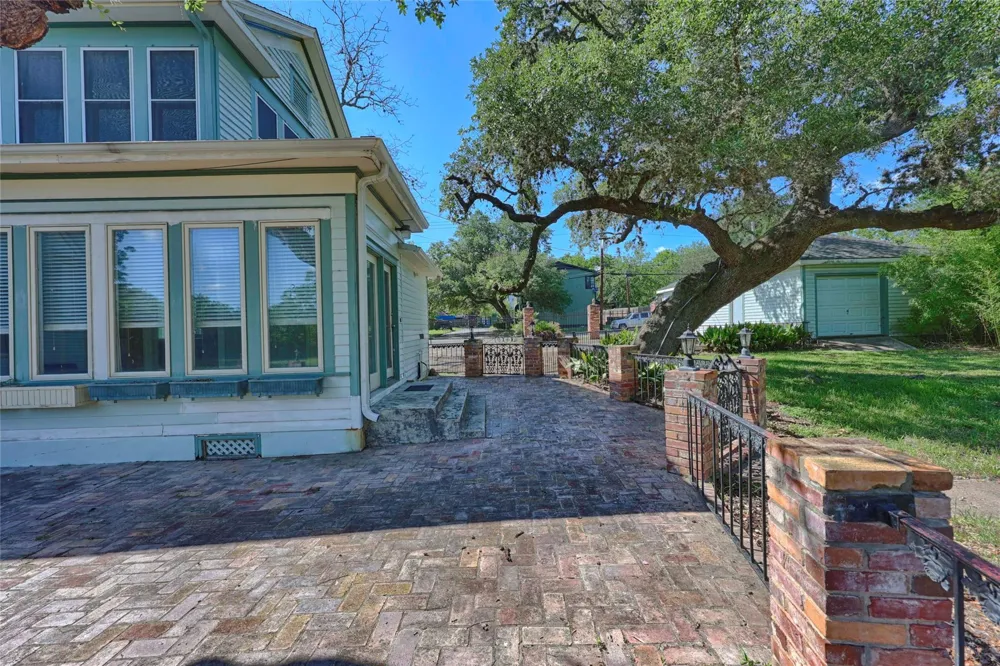 350 Madison Street La Grange, TX 78945