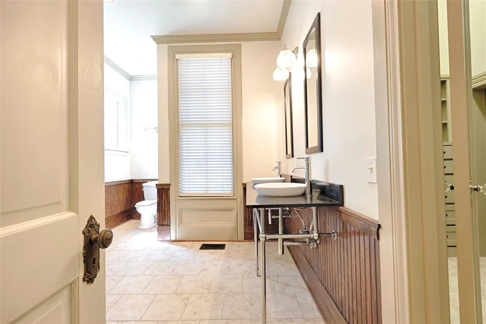350 Madison Street La Grange, TX 78945