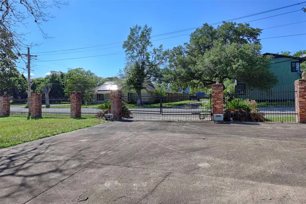 350 Madison Street La Grange, TX 78945