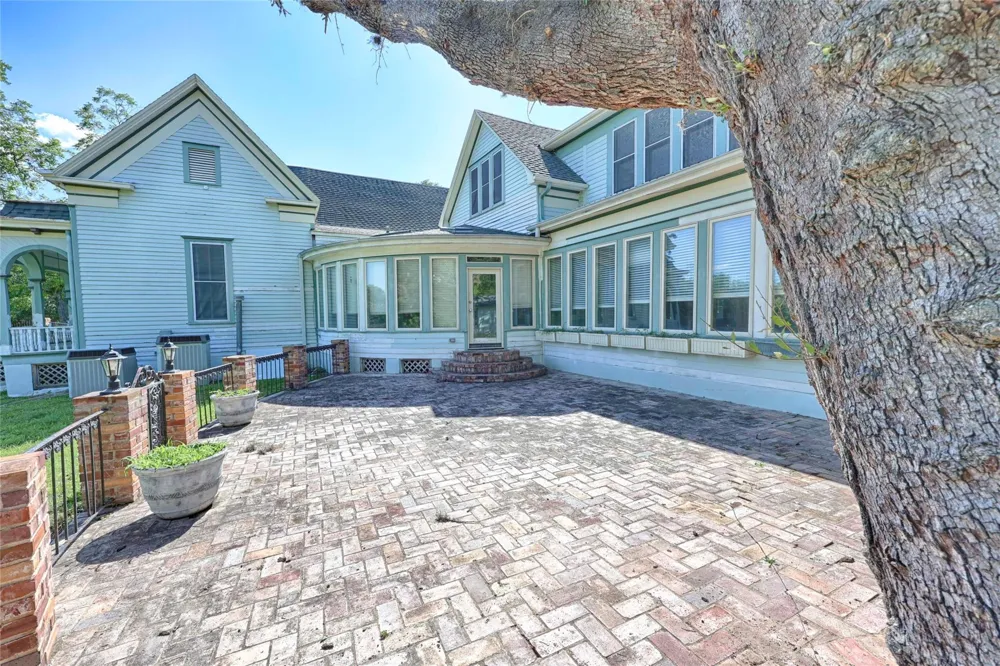 350 Madison Street La Grange, TX 78945