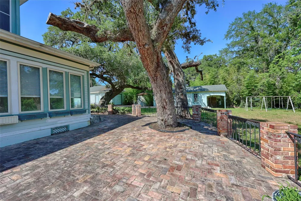 350 Madison Street La Grange, TX 78945