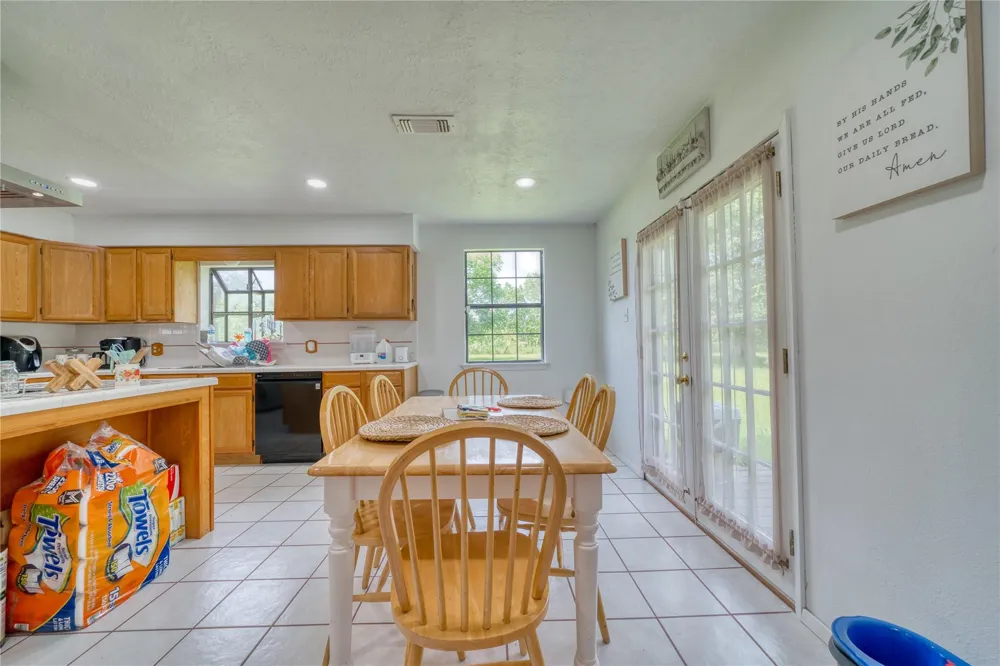 2218 Fm 563 Anahuac, TX 77514