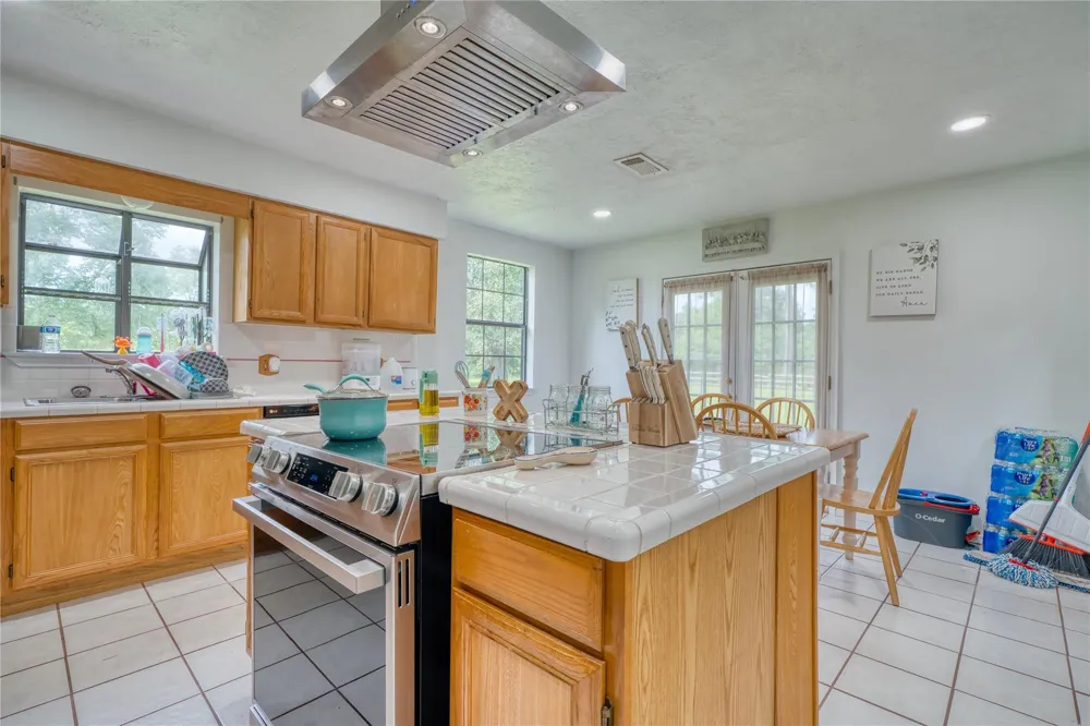 2218 Fm 563 Anahuac, TX 77514