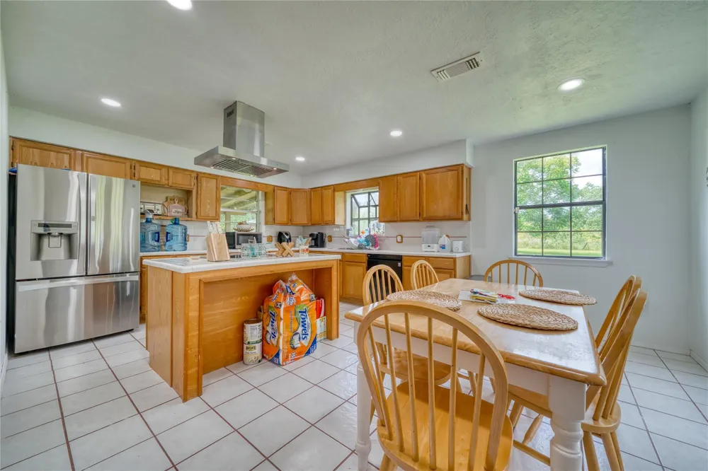 2218 Fm 563 Anahuac, TX 77514