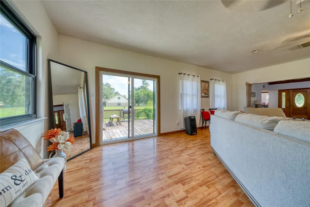 2218 Fm 563 Anahuac, TX 77514