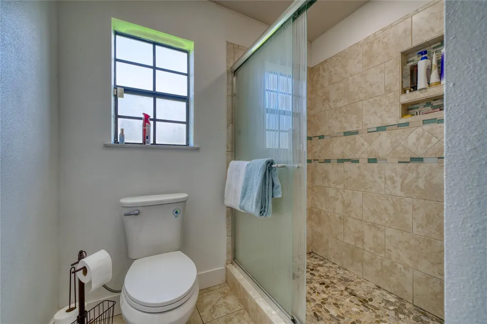 2218 Fm 563 Anahuac, TX 77514