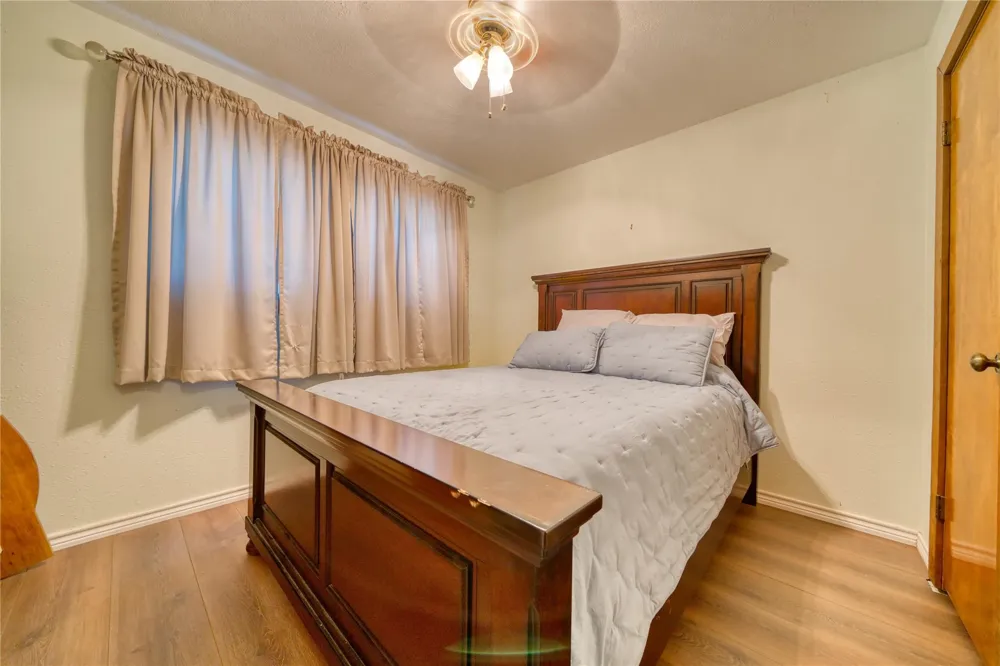 2218 Fm 563 Anahuac, TX 77514