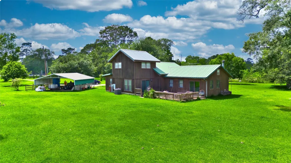 2218 Fm 563 Anahuac, TX 77514