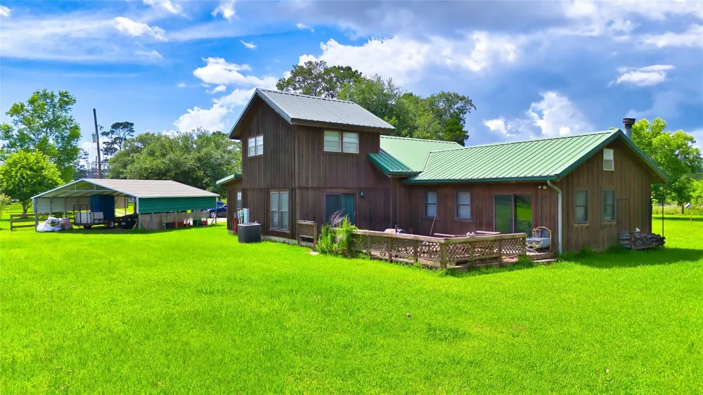 2218 Fm 563 Anahuac, TX 77514