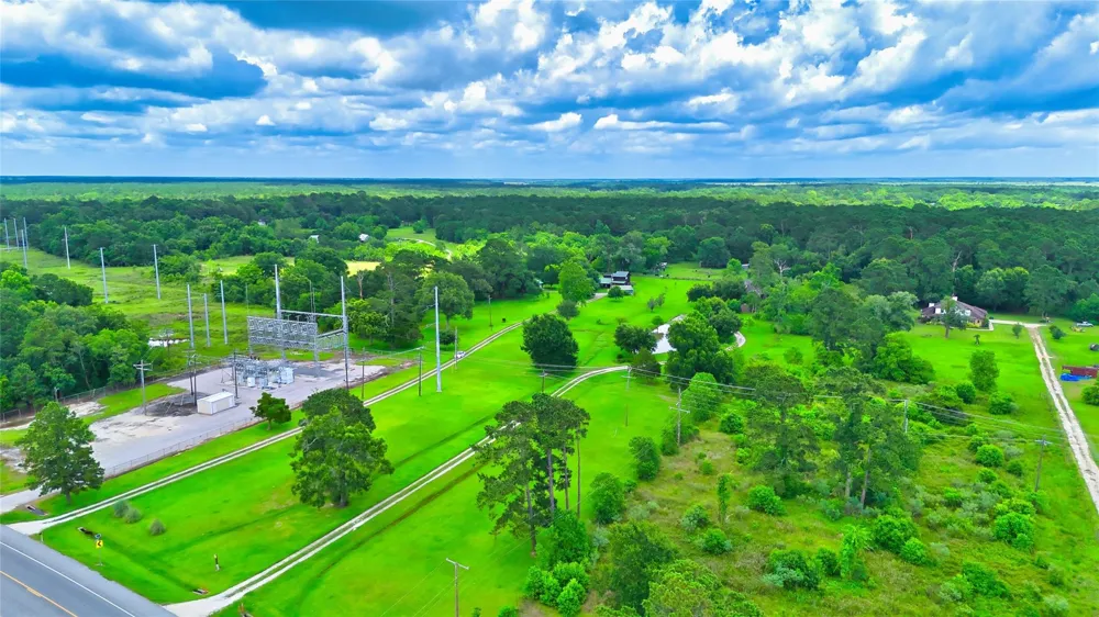 2218 Fm 563 Anahuac, TX 77514