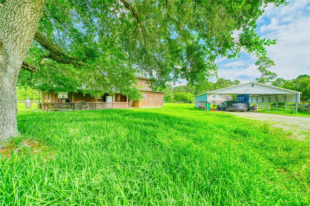 2218 Fm 563 Anahuac, TX 77514