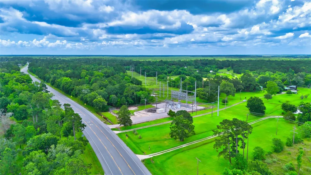2218 Fm 563 Anahuac, TX 77514